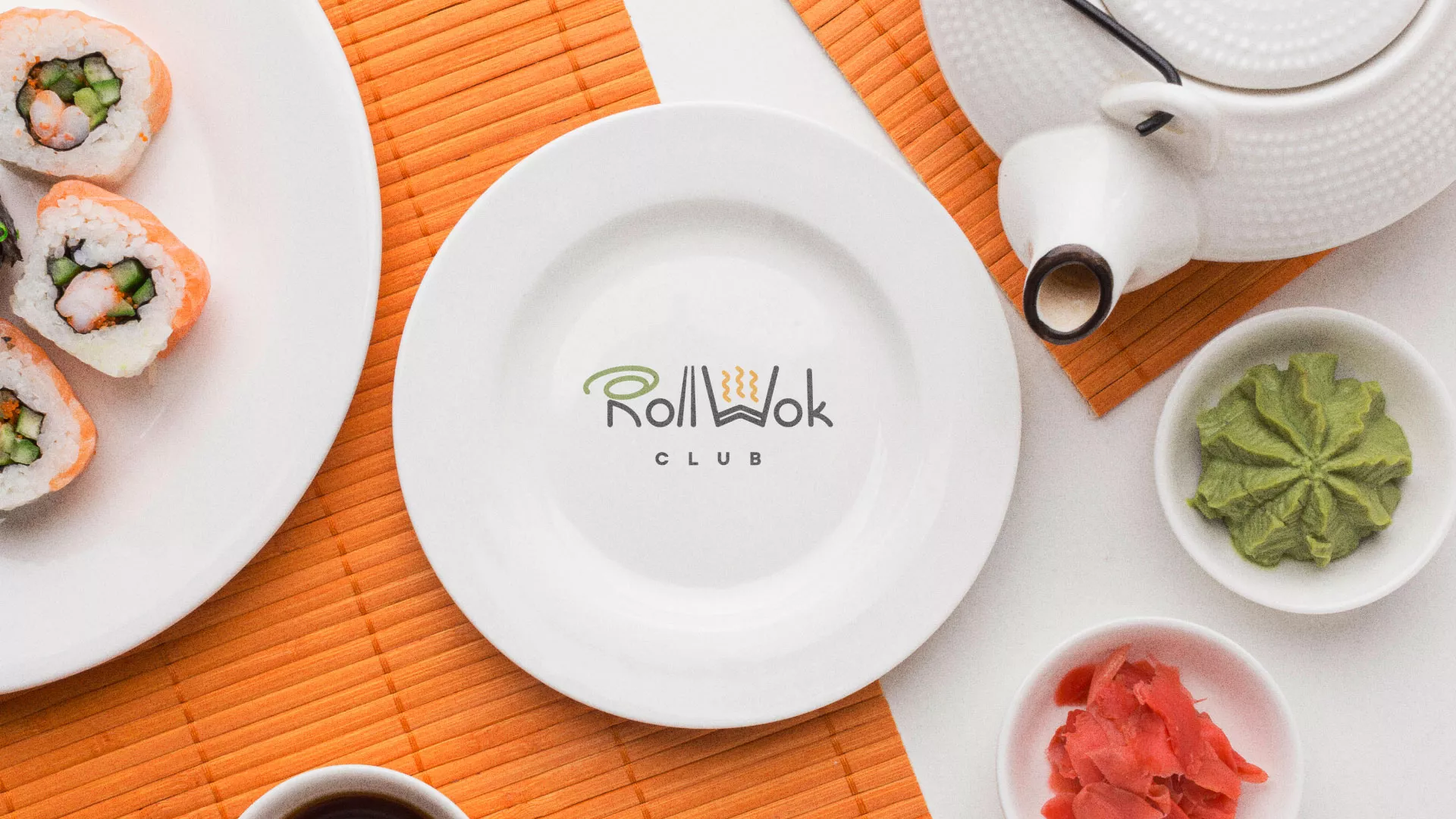 Разработка логотипа и фирменного стиля суши-бара «Roll Wok Club» в Юхнове